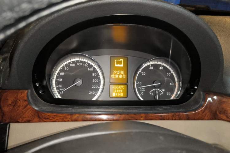 Used Mercedes-Benz Viano 2013 3.0L Comfort Edition Instrument Cluster