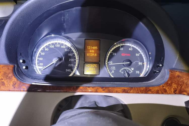 Used Mercedes-Benz Viano 2013 3.0L Comfort Edition Instrument Cluster