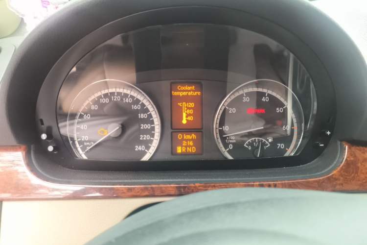 Used Mercedes-Benz Viano 2013 3.0L Comfort Edition Instrument Cluster