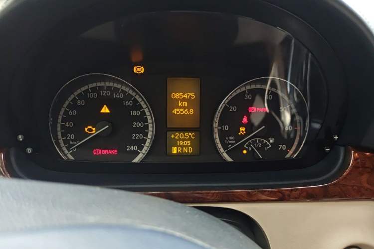 Used Mercedes-Benz Viano 2013 3.0L Navigator Edition Instrument Cluster