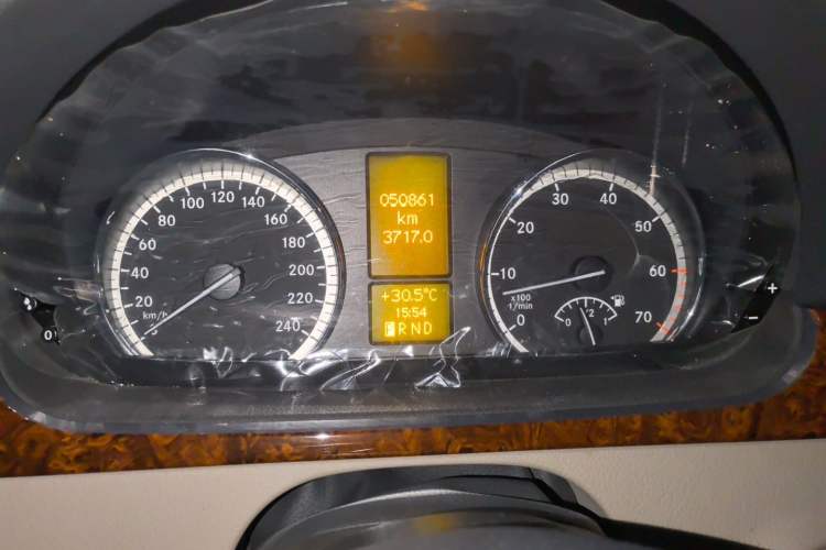 Used Mercedes-Benz Viano 2013 3.0L Comfort Edition Instrument Cluster