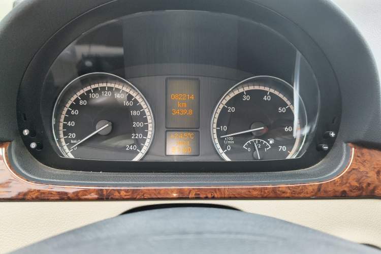 Used Mercedes-Benz Viano 2013 3.0L Comfort Edition Instrument Cluster