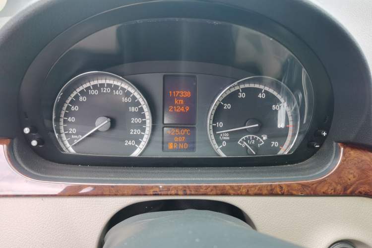 Used Mercedes-Benz Viano 2013 3.0L Comfort Edition Instrument Cluster