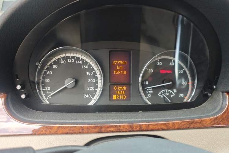Used Mercedes-Benz Viano 2013 3.5L Haoci version Instrument Cluster