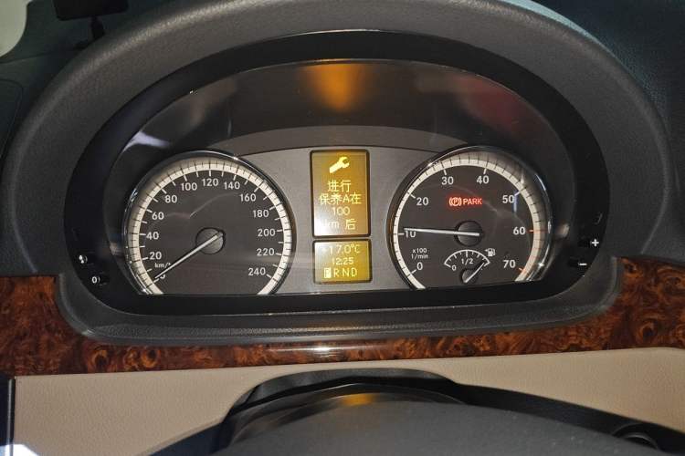Used Mercedes-Benz Viano 2013 3.0L Comfort Edition Instrument Cluster