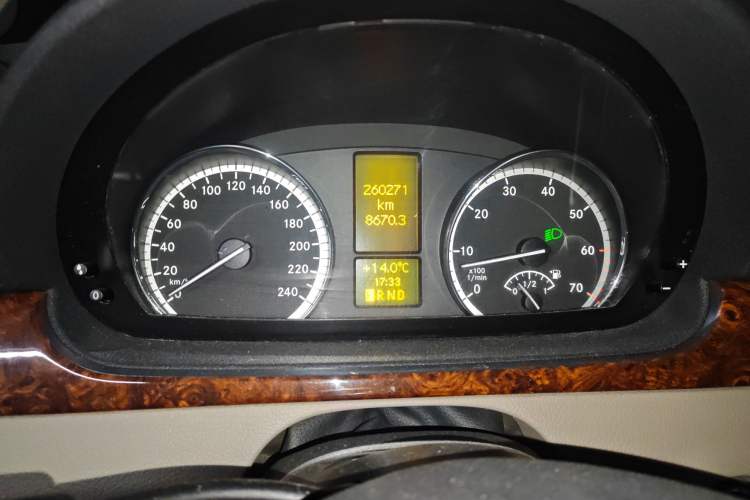 Used Mercedes-Benz Viano 2013 3.0L Navigator Edition Instrument Cluster
