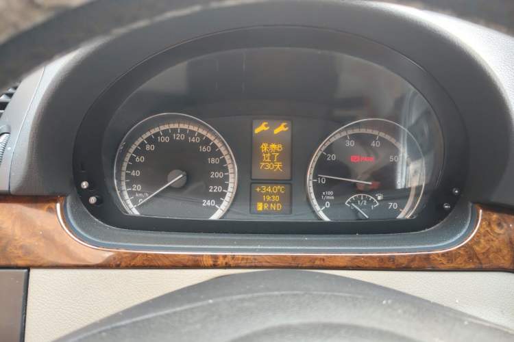 Used Mercedes-Benz Viano 2013 3.0L Hospitality Edition Instrument Cluster