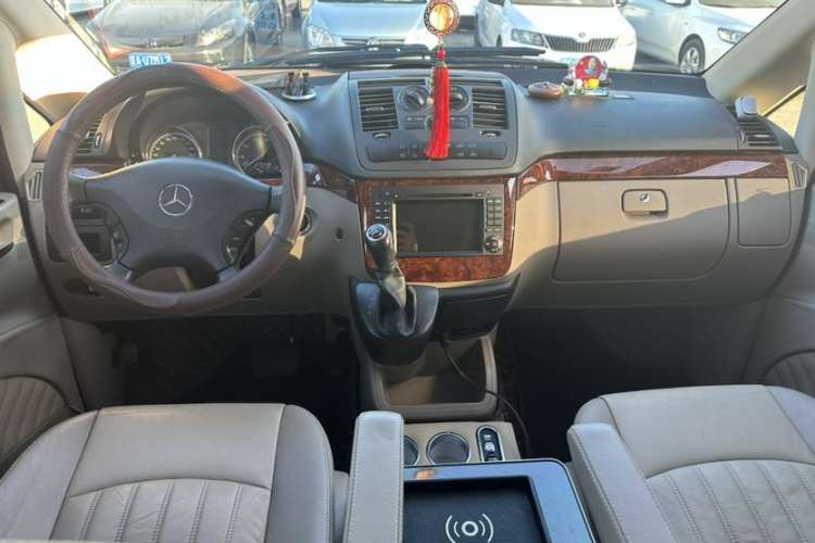 Used Mercedes-Benz Viano 2013 3.0L Comfort Edition Interior 1