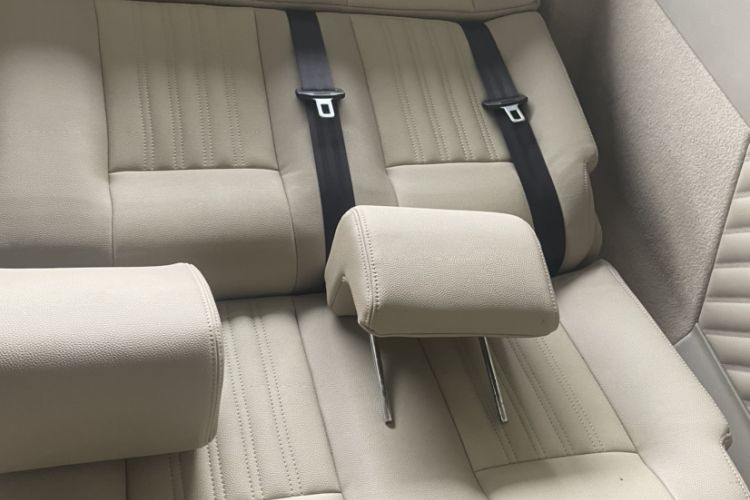 Used Mercedes-Benz Viano 2013 3.0L Navigator Edition Interior 10