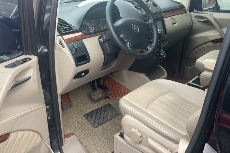 Used Mercedes-Benz Viano 2013 3.0L Comfort Edition Interior 2