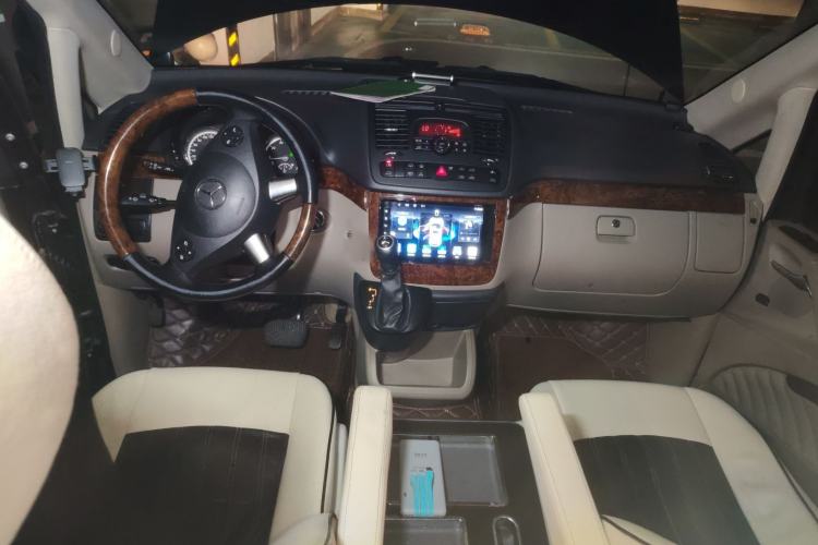 Used Mercedes-Benz Viano 2013 3.0L Navigator Edition Interior 2