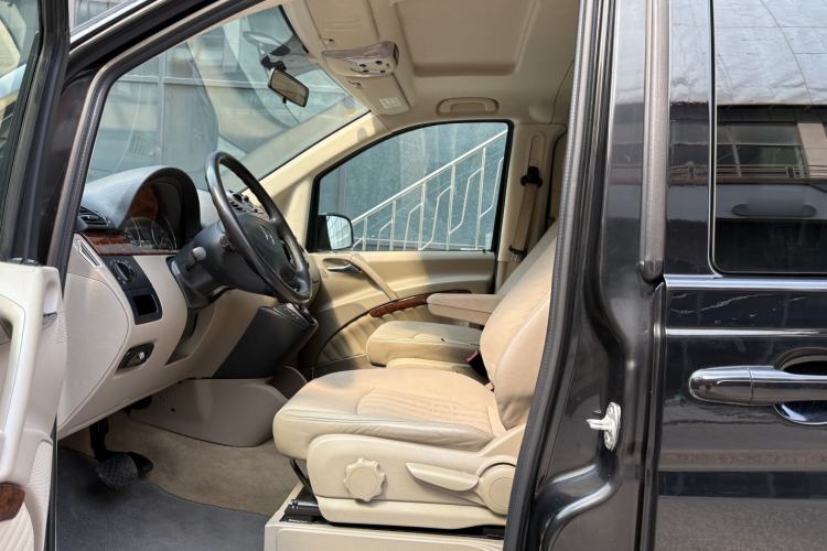 Used Mercedes-Benz Viano 2013 3.0L Comfort Edition Interior 2