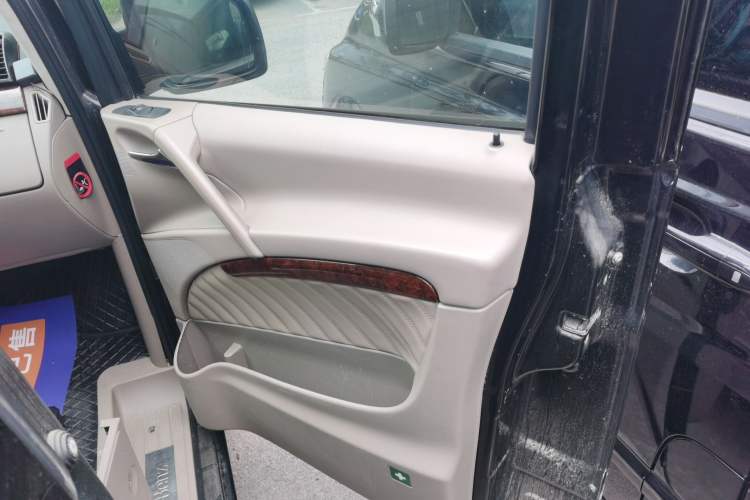 Used Mercedes-Benz Viano 2013 3.0L Comfort Edition Interior 2