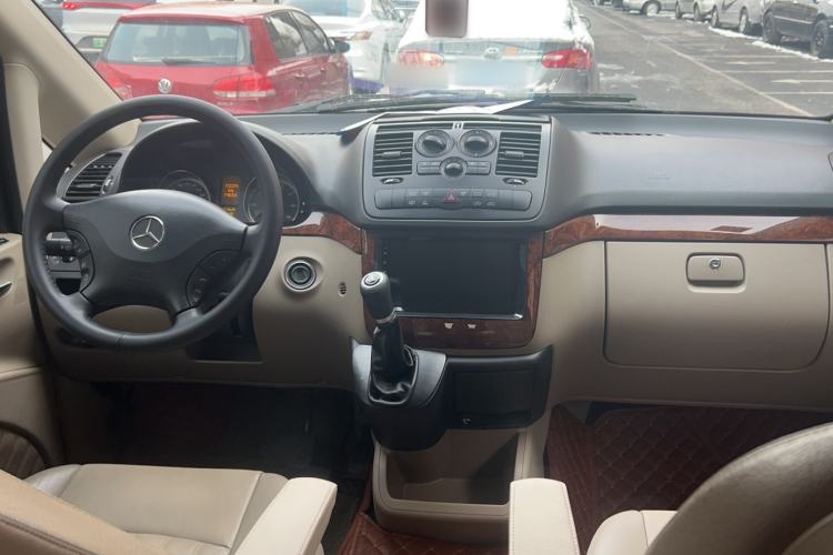 Used Mercedes-Benz Viano 2013 3.0L Comfort Edition Interior 3