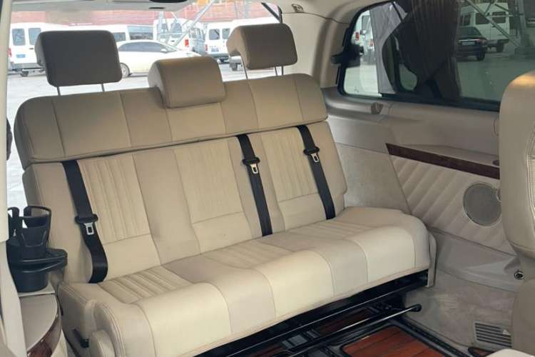 Used Mercedes-Benz Viano 2013 3.0L Navigator Edition Interior 4