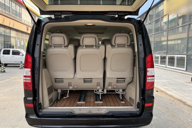 Used Mercedes-Benz Viano 2013 3.0L Comfort Edition Interior 4