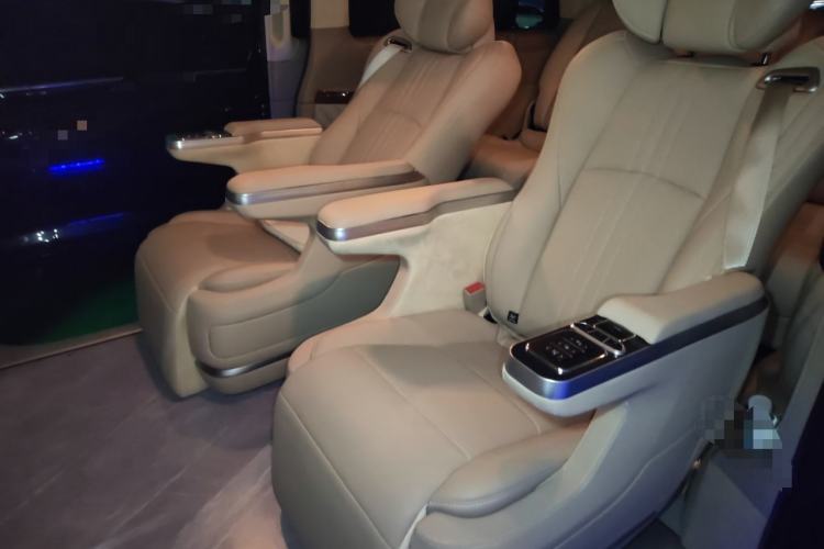 Used Mercedes-Benz Viano 2013 3.5L Haoci version Interior 4