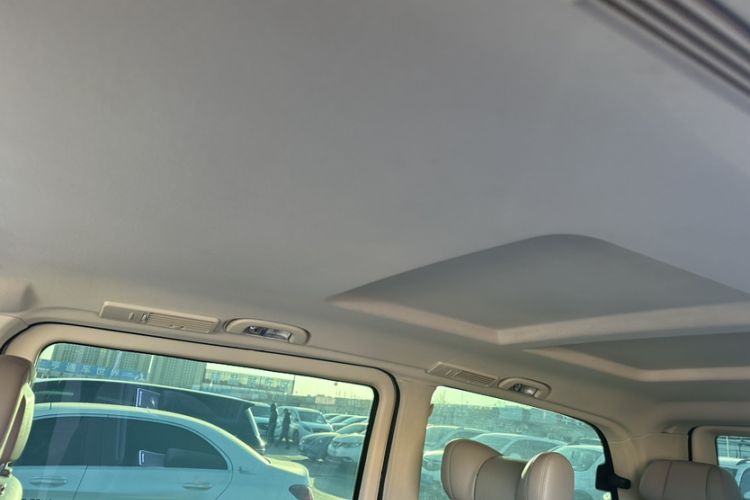 Used Mercedes-Benz Viano 2013 3.0L Comfort Edition Interior 6