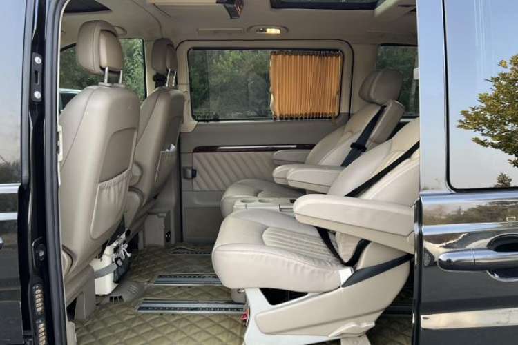 Used Mercedes-Benz Viano 2013 3.5L Haoci version Interior 6