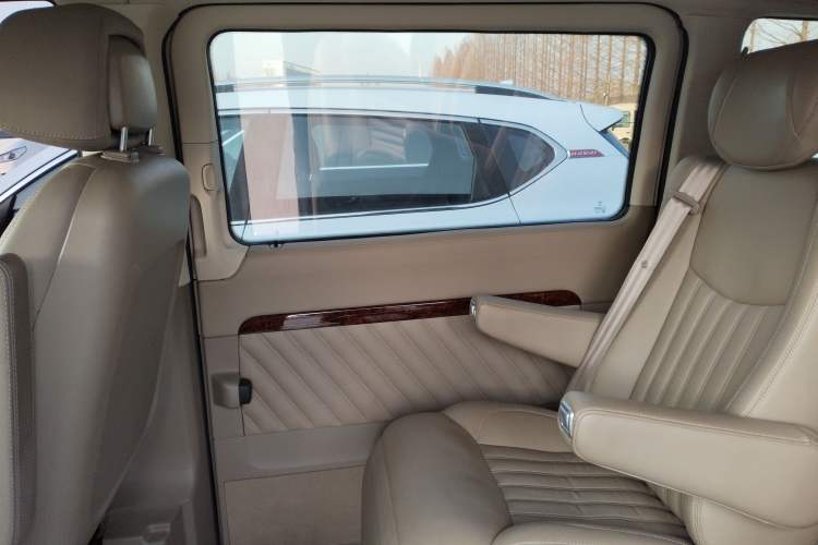 Used Mercedes-Benz Viano 2013 3.0L Comfort Edition Interior 6