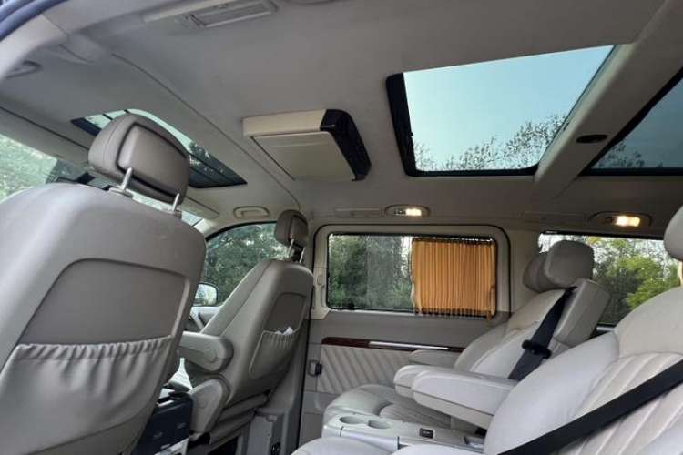 Used Mercedes-Benz Viano 2013 3.5L Haoci version Interior 7