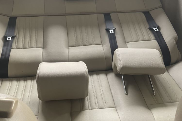 Used Mercedes-Benz Viano 2013 3.0L Navigator Edition Interior 8