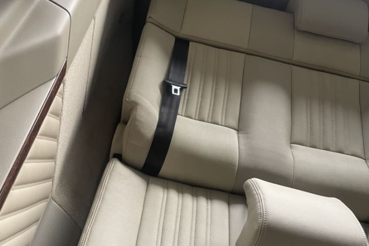 Used Mercedes-Benz Viano 2013 3.0L Navigator Edition Interior 9