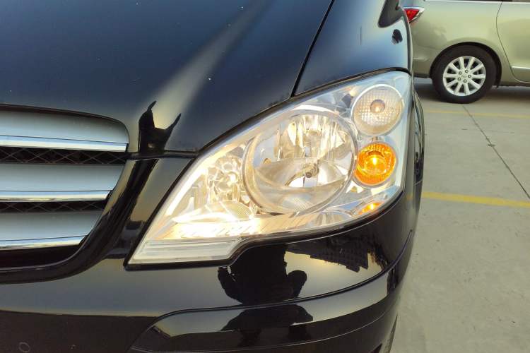Used Mercedes-Benz Viano 2013 3.0L Comfort Edition Left Front Headlight