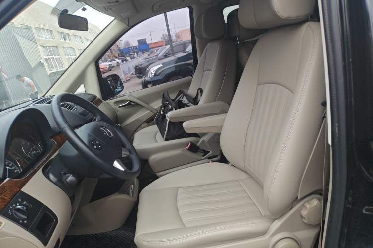 Used Mercedes-Benz Viano 2013 3.0L Comfort Edition Left Front Seat
