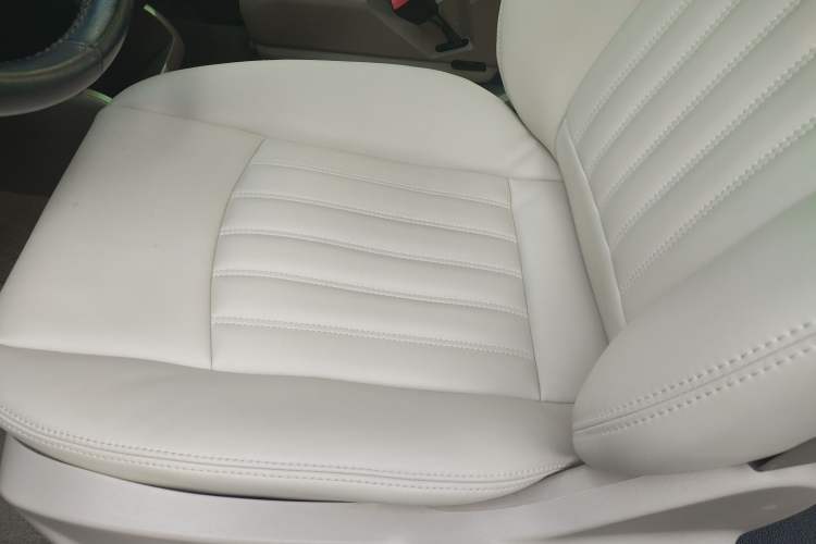 Used Mercedes-Benz Viano 2013 3.0L Comfort Edition Left Front Seat