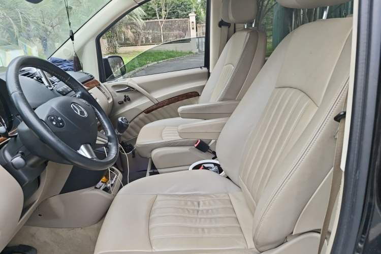 Used Mercedes-Benz Viano 2013 3.0L Navigator Edition Left Front Seat