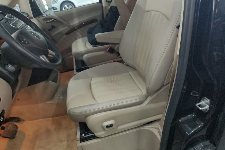 Used Mercedes-Benz Viano 2013 3.0L Navigator Edition Left Front Seat