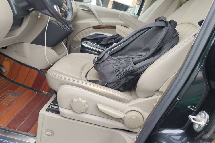 Used Mercedes-Benz Viano 2013 3.0L Hospitality Edition Left Front Seat