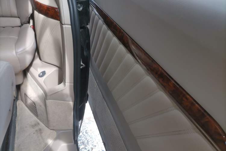 Used Mercedes-Benz Viano 2013 3.0L Comfort Edition Left Rear Door Interior