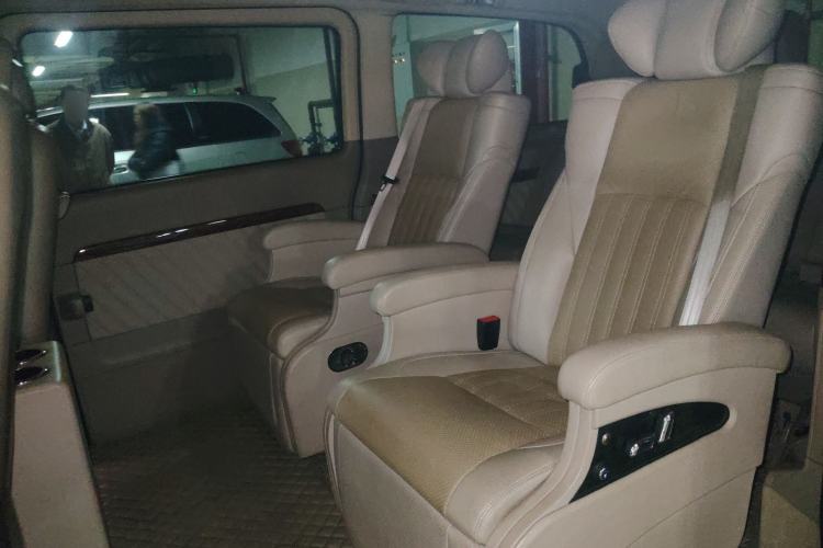 Used Mercedes-Benz Viano 2013 3.0L Comfort Edition Left Rear Seat