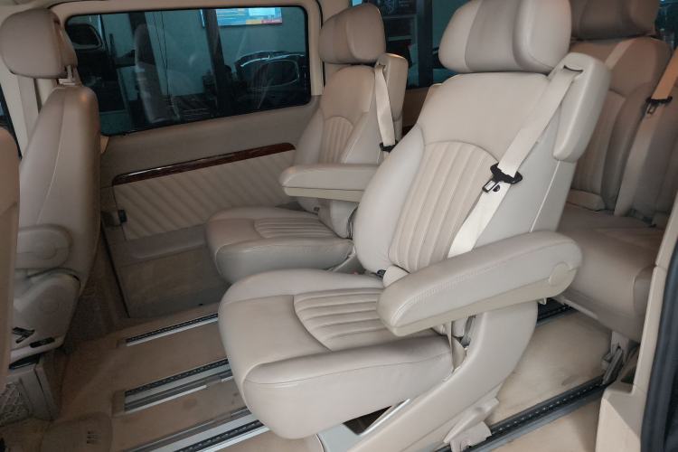 Used Mercedes-Benz Viano 2013 3.0L Hospitality Edition Left Rear Seat