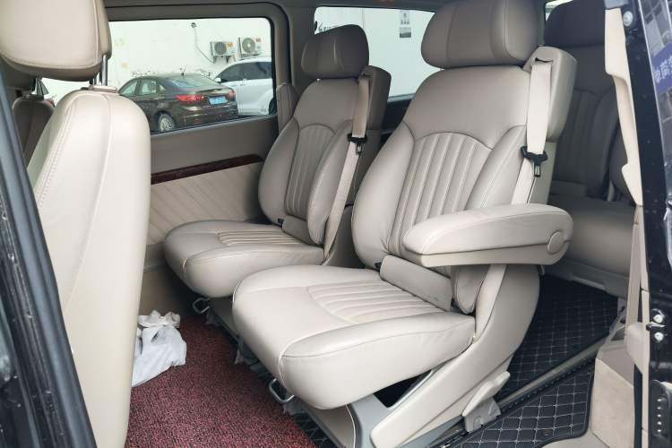 Used Mercedes-Benz Viano 2013 3.0L Comfort Edition Left Rear Seat
