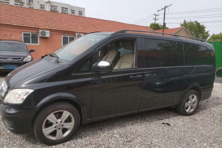 Used Mercedes-Benz Viano 2013 3.0L Comfort Edition Left Side