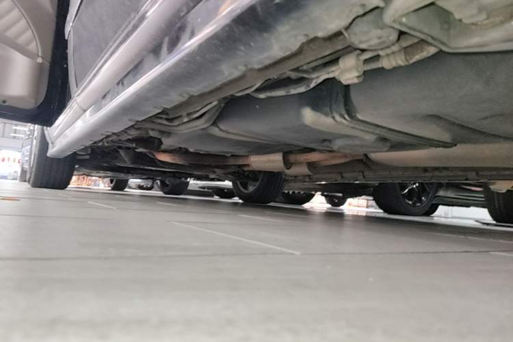 Used Mercedes-Benz Viano 2013 3.0L Comfort Edition Left Side Sill