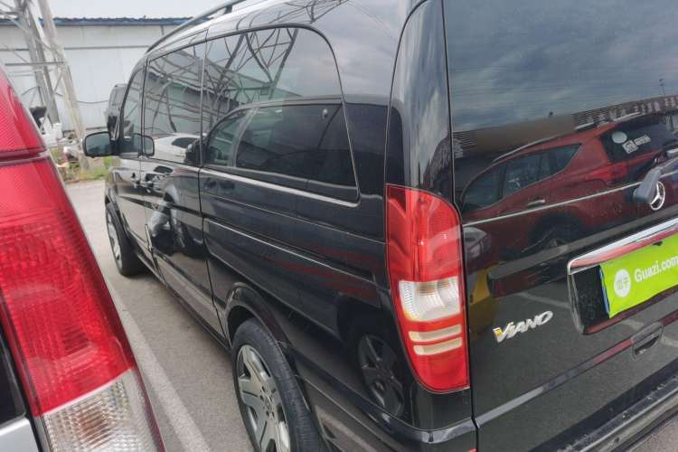 Used Mercedes-Benz Viano 2013 3.0L Comfort Edition Left Side