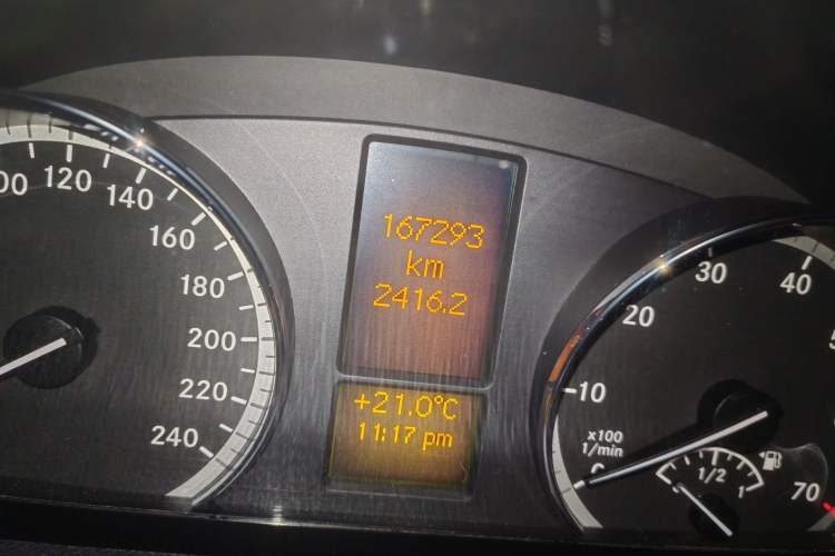 Used Mercedes-Benz Viano 2013 3.0L Navigator Edition Odometer Close Up