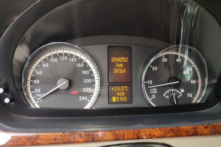 Used Mercedes-Benz Viano 2013 3.0L Navigator Edition Odometer Close Up