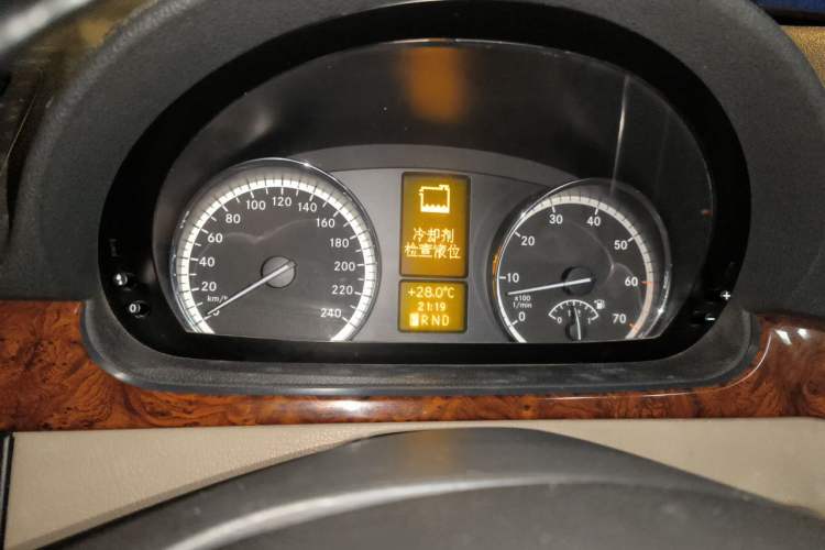 Used Mercedes-Benz Viano 2013 3.0L Comfort Edition Odometer Close Up