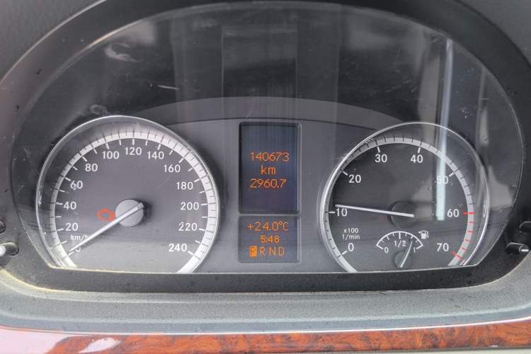 Used Mercedes-Benz Viano 2013 3.0L Comfort Edition Odometer Close Up