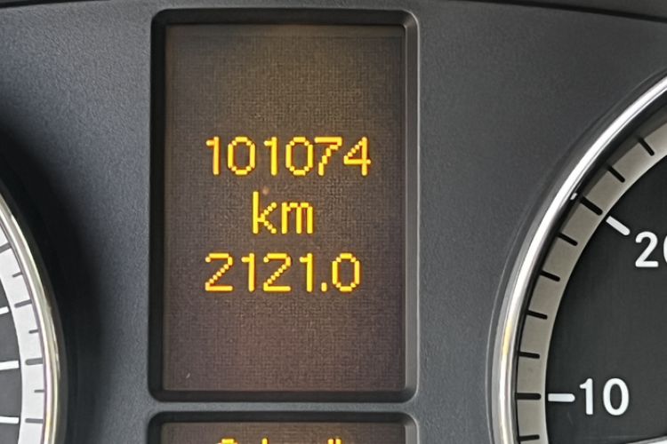 Used Mercedes-Benz Viano 2013 3.5L Haoci version Odometer Close Up