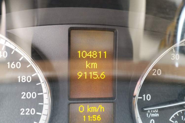 Used Mercedes-Benz Viano 2013 3.0L Hospitality Edition Odometer Close Up