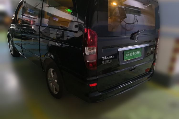 Used Mercedes-Benz Viano 2013 3.0L Comfort Edition Rear Left 45 Deg