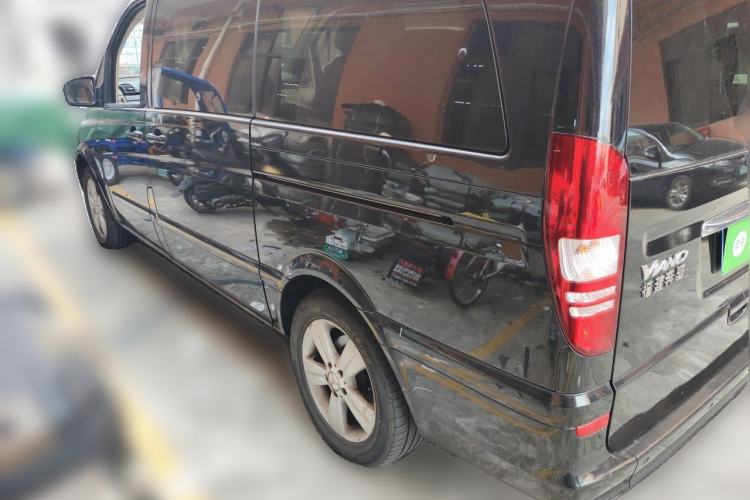 Used Mercedes-Benz Viano 2013 3.0L Hospitality Edition Rear Left 45 Deg