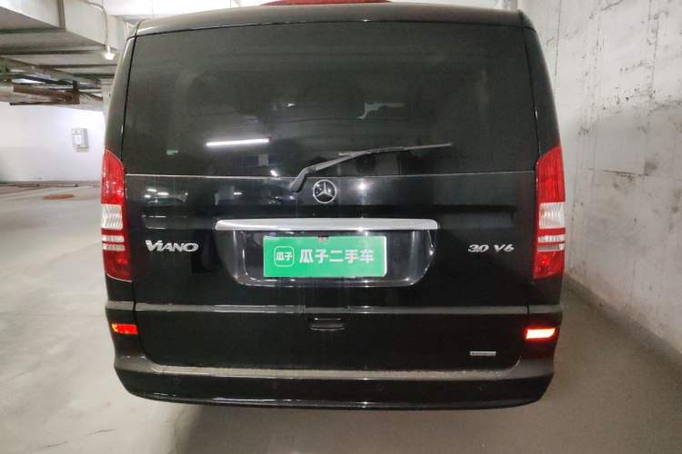 Used Mercedes-Benz Viano 2013 3.0L Comfort Edition Rear