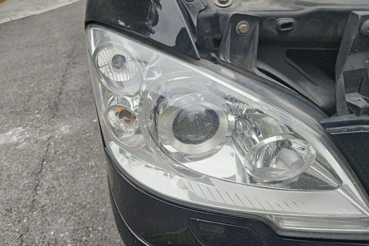 Used Mercedes-Benz Viano 2013 3.0L Navigator Edition Right Front Headlight